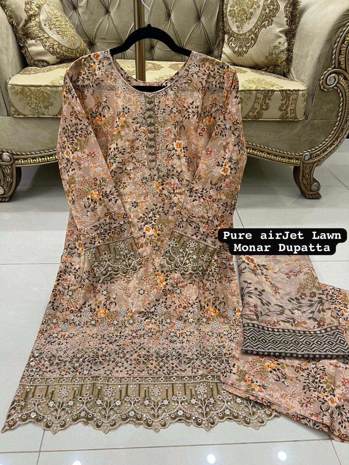 GOLDEN Colour Printed Lawn 3 Pc Stitched Embroidered Suit with Digital Printed Monar Duppata . alternate view