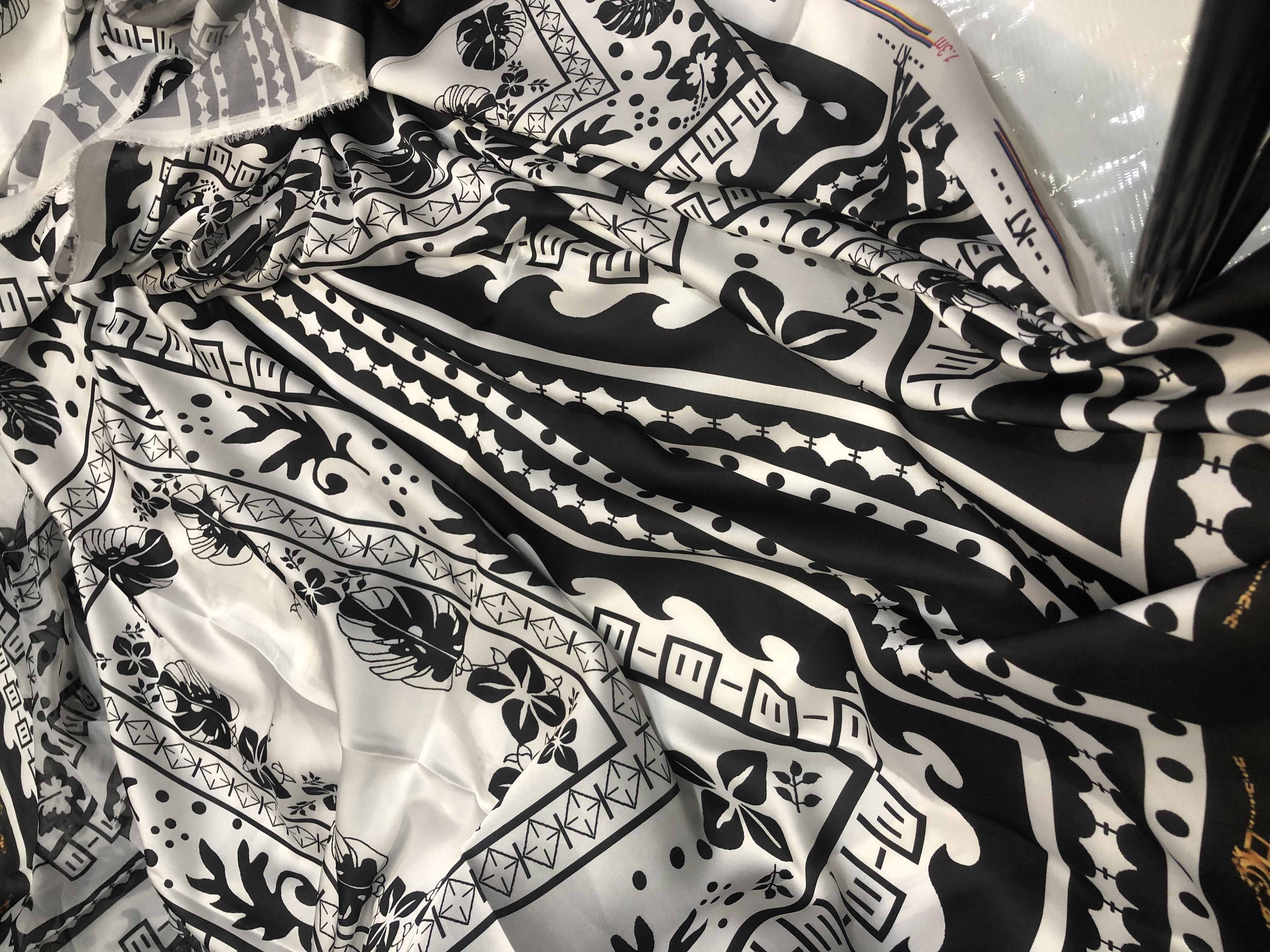 Shamooz⭐️3pcs unstitched suit alternate view
