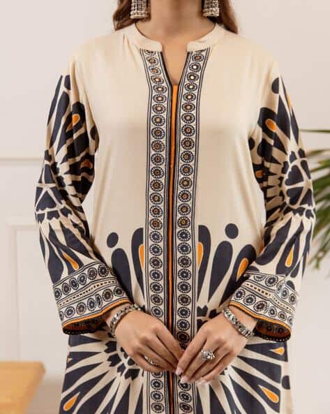 Unstitched suit 💕printed 3pcs alternate view